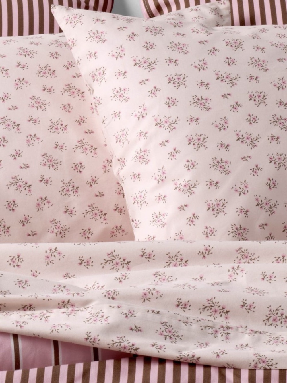 Hollister x target ditsy floral percale sheet set - Picture 5 of 5